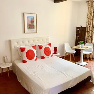 https://le-1835-studio-rouge-corail.fr-provencehotel.com
