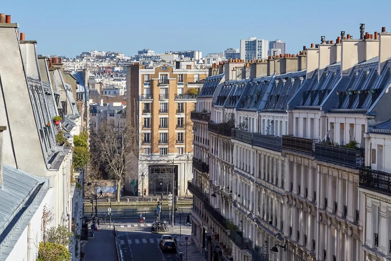 **  Hotel Garden Saint Martin à Paris France